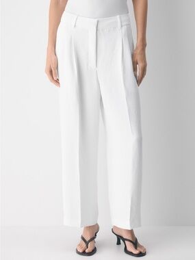 Aritzia cropped effortless pant in white